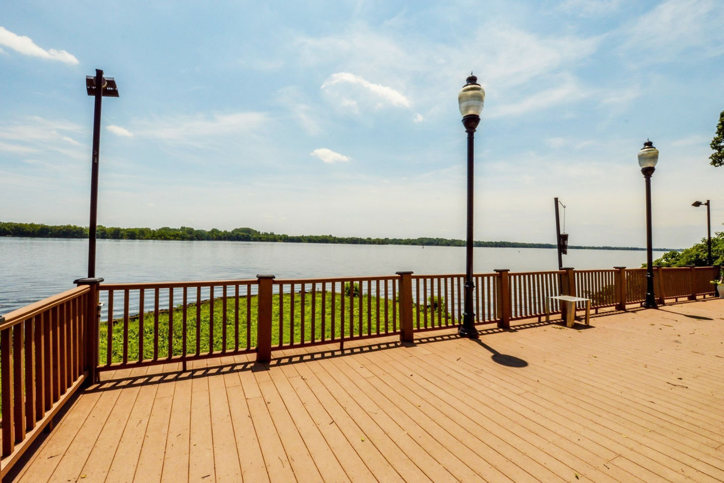 Delaire Landing Image 20