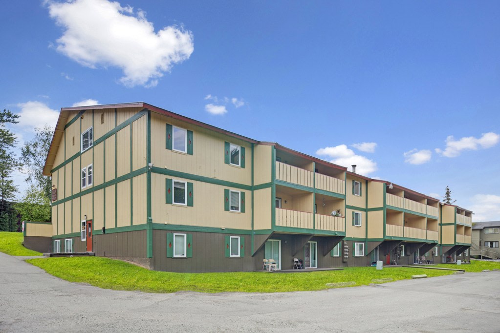 Hillside Chalet Apartment Homes Image 16