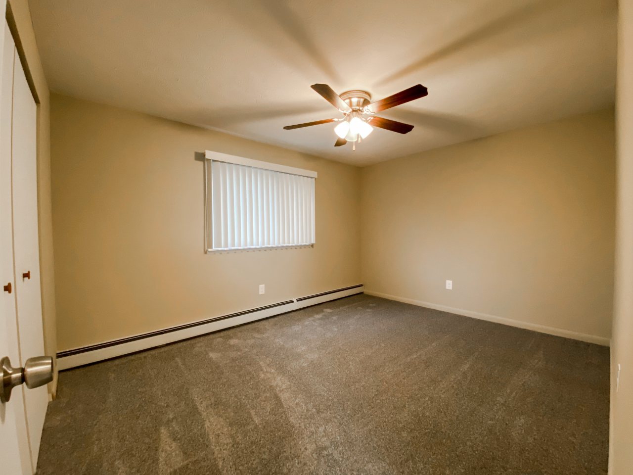 Holland Gardens Apartments Image 17