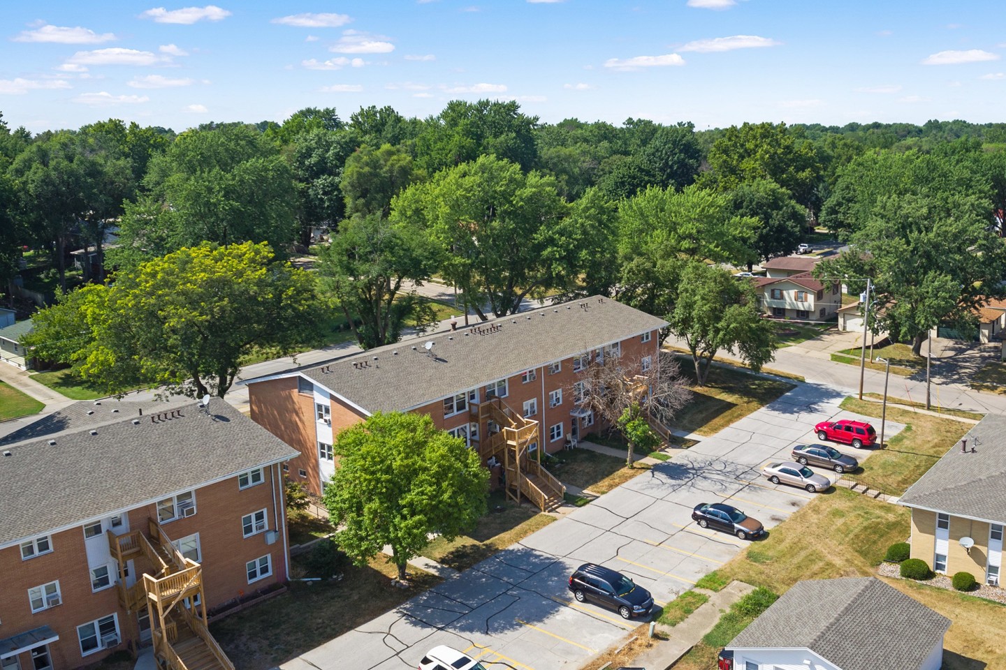 Plaza Manor Image 14
