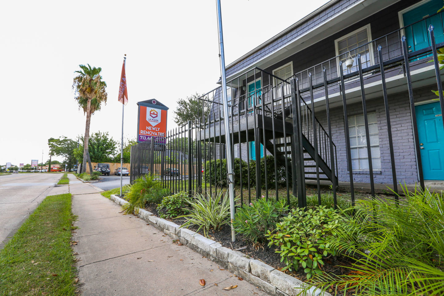 La Plaza Image 7