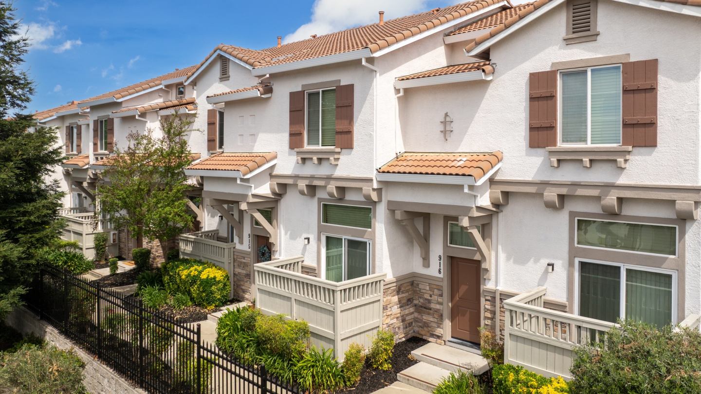Adora Townhomes Image 25