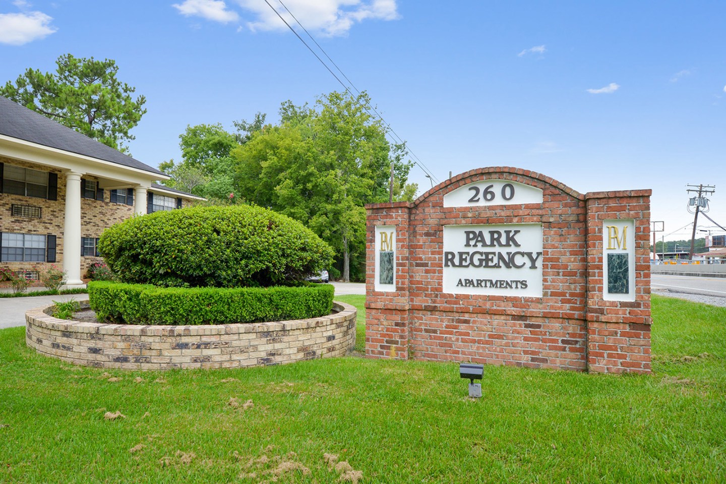 Park Regency Image 18