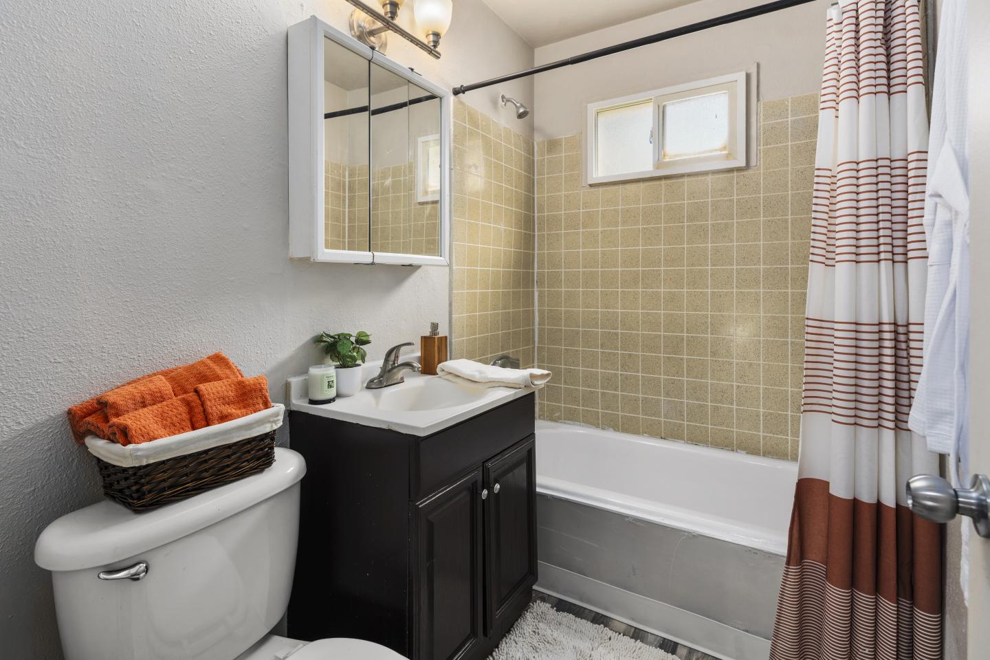 Pacific Walk Townhomes Image 32