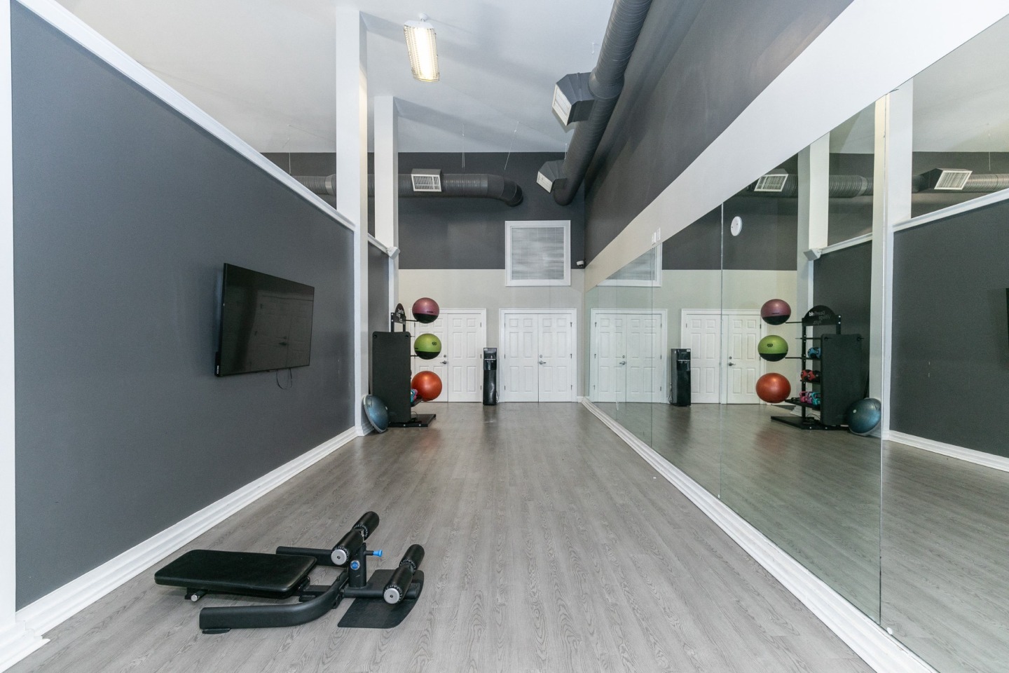 Deerfield Village Apartments Image 4