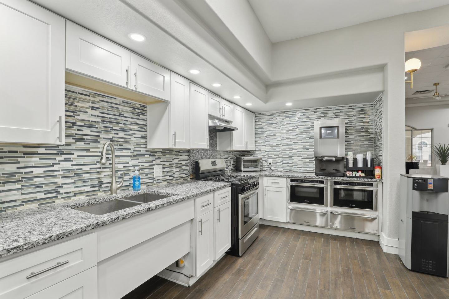 Senior Housing - Valley View by Welltower Living Image 9
