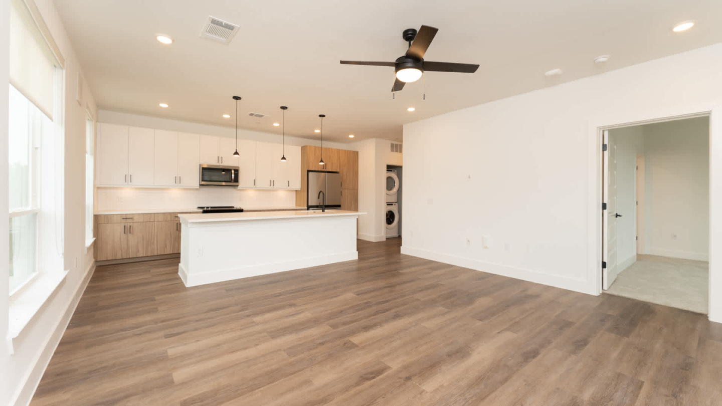 Lyle Apartments Image 32