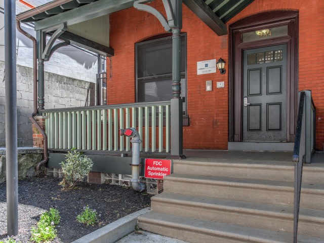 3914 Sansom St Image 1
