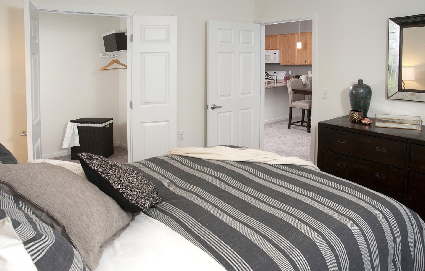 Senior & Affordable Housing – The Legends of Columbia Heights 55+ Living Image 16