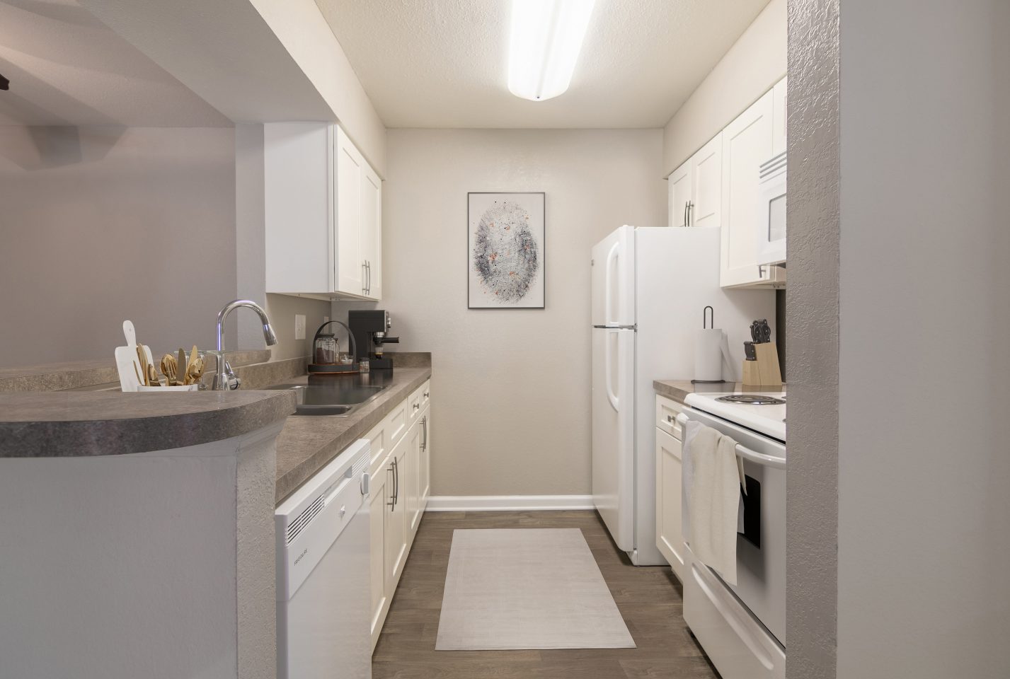 Parkwood Apartment Homes Image 16