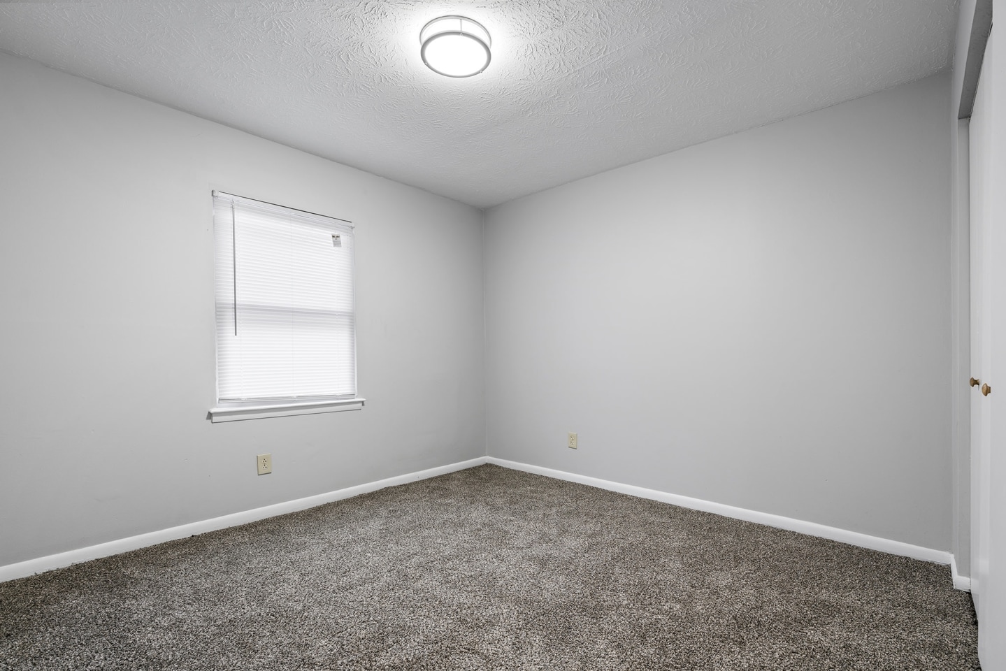 Riverview Apartments Image 7