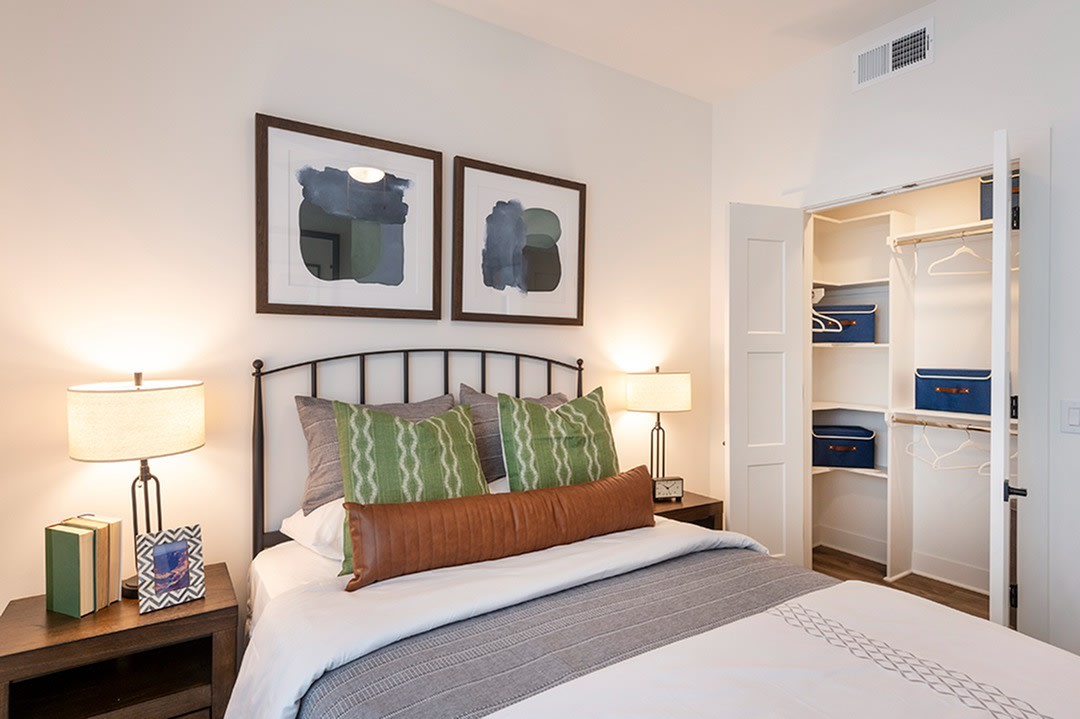 Pearl Rosemont Image 32