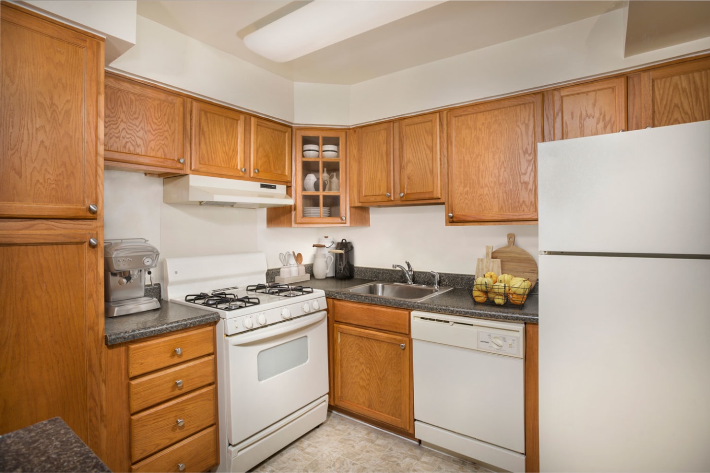 Whitehall Square Apartments Image 5