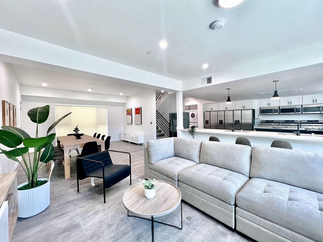 1439 W 37th Drive - Co-Living Image 2