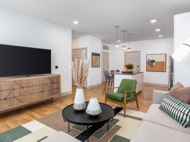 2501 Beacon Hill Image 42