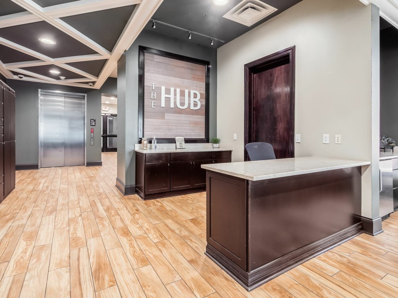 The Hub Short North Image 12