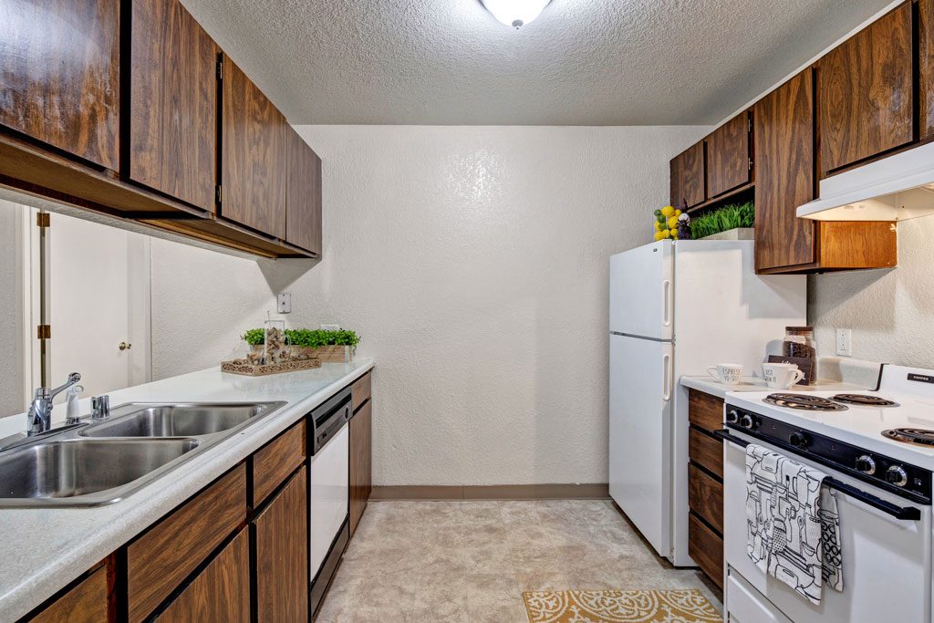 The Greenbriar Apartment Homes Image 4