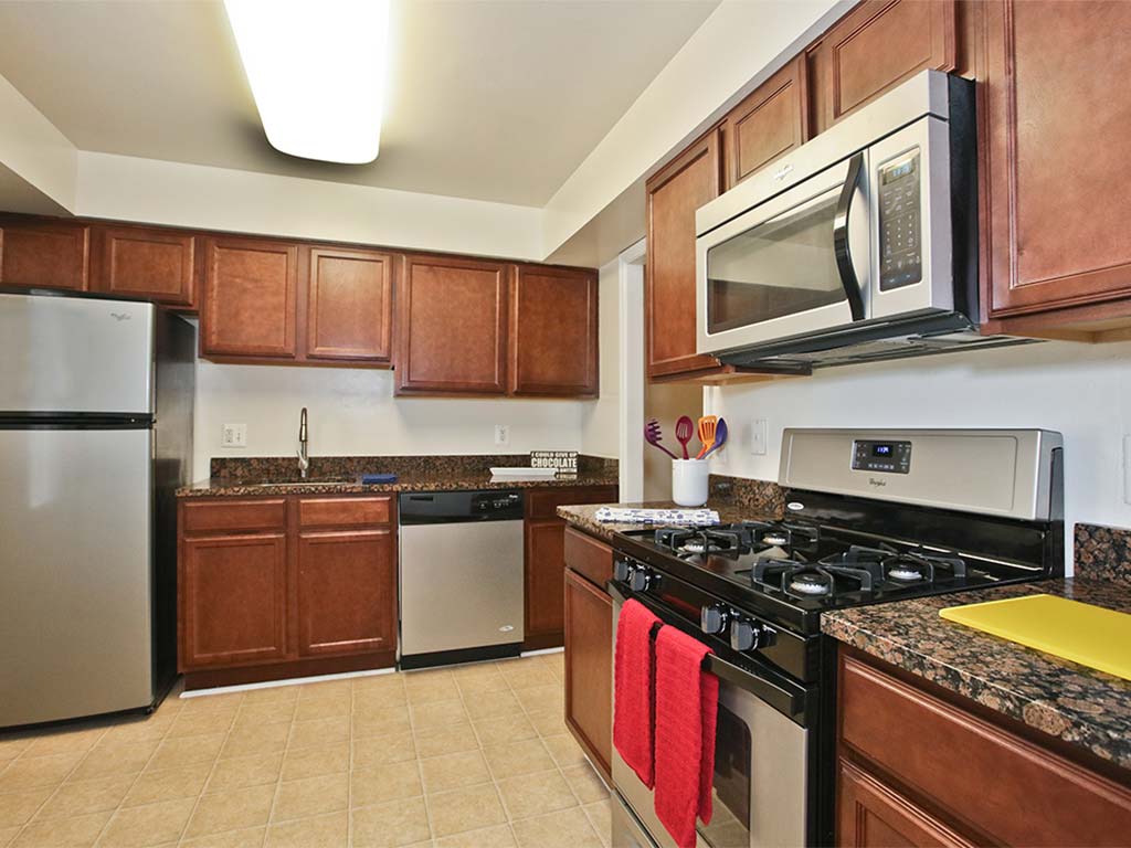 Fairfax Square Image 19