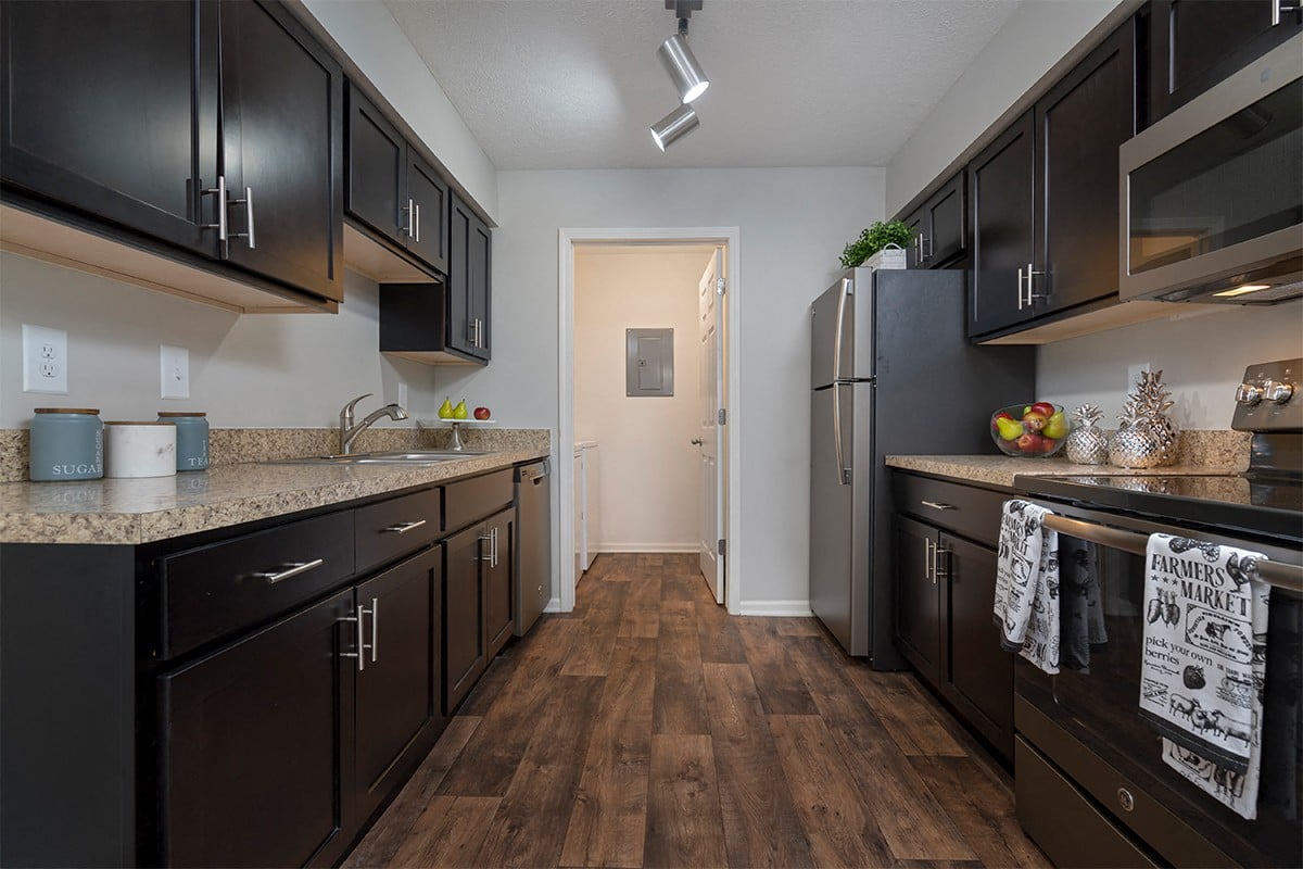 Beacon Lake Apartments Image 11