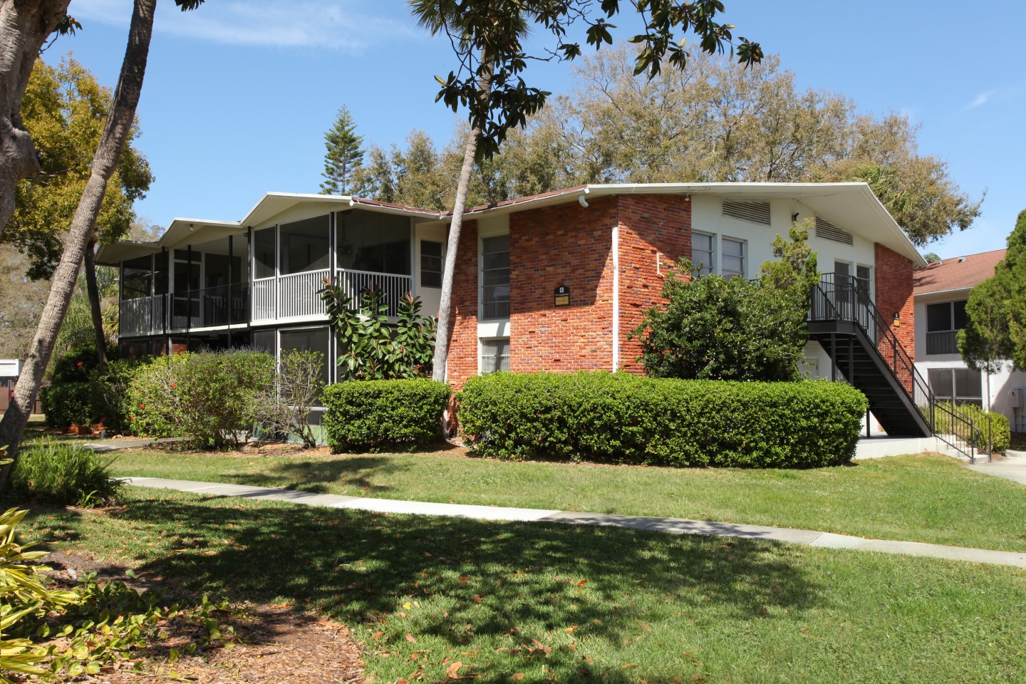 Lindru Gardens Image 8