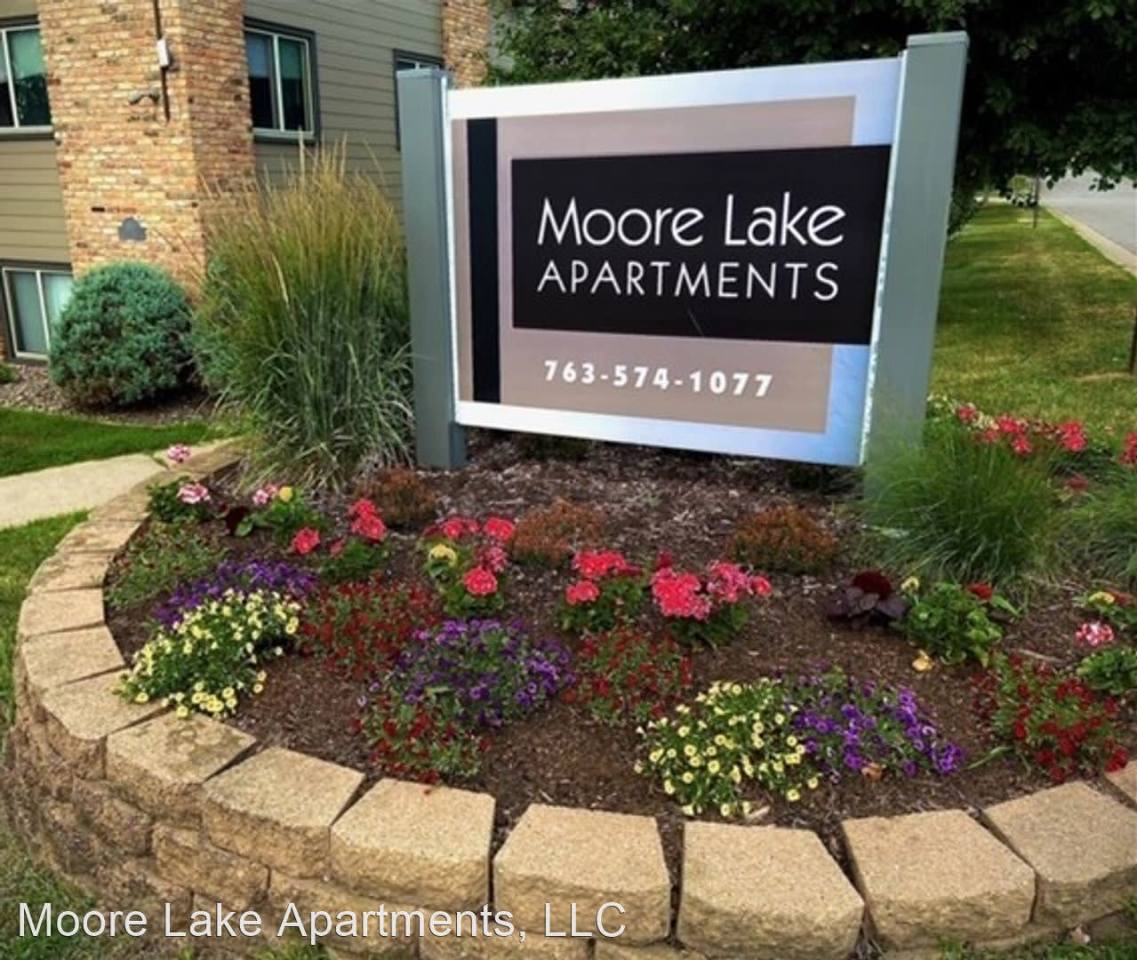 Moore Lake Apartments Image 4