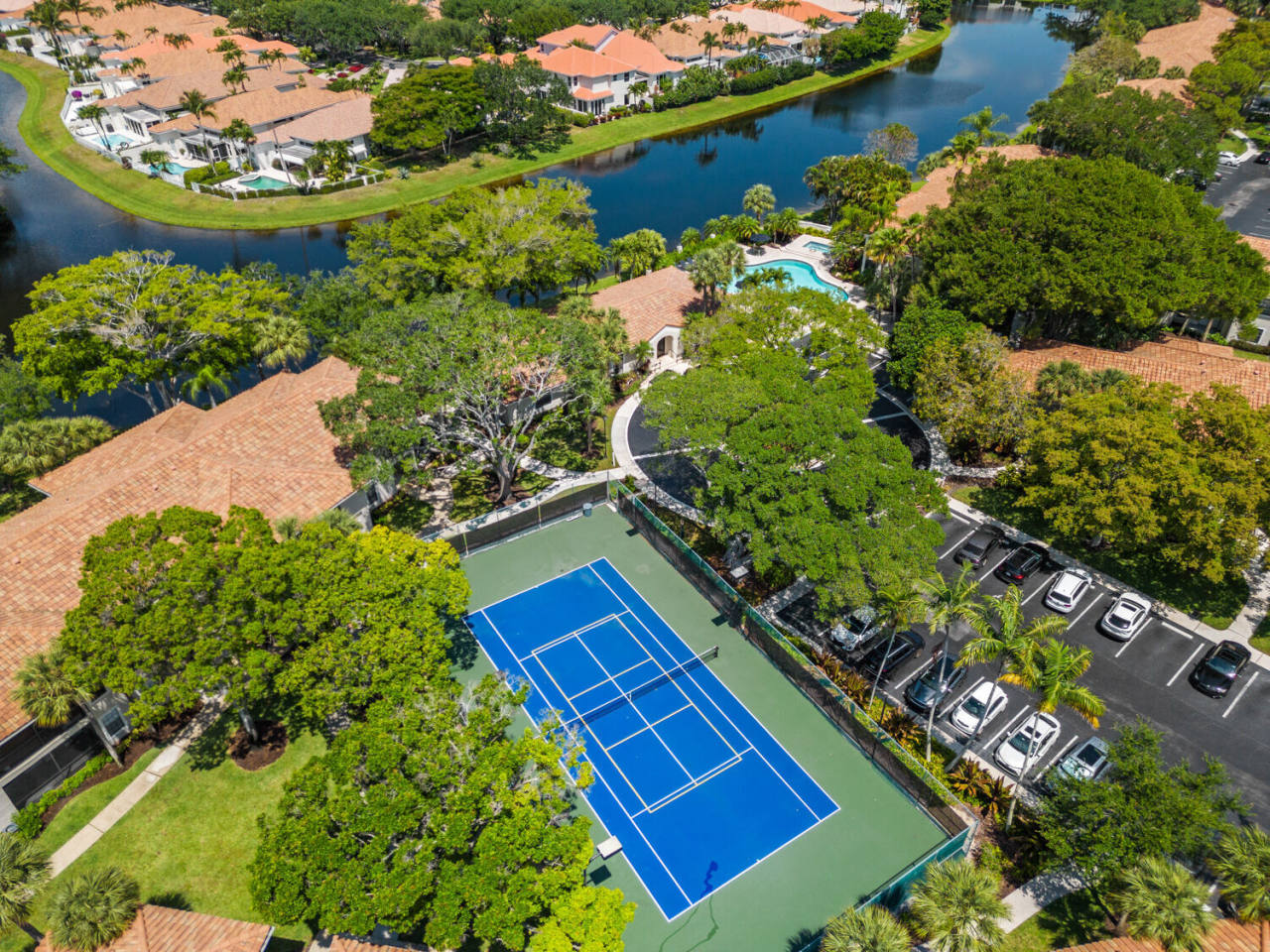 Mizner Court Image 5