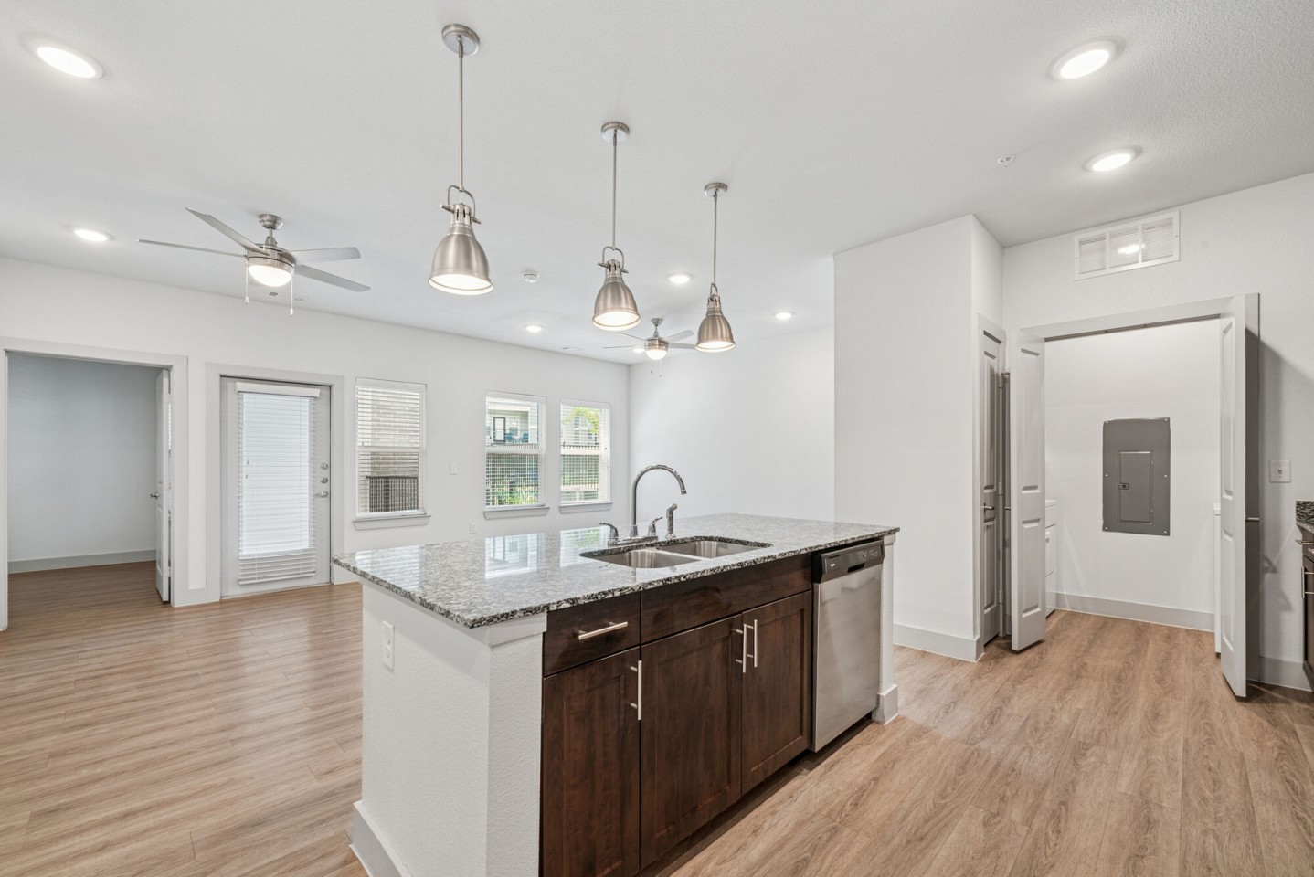 Plum Tree Apartments Image 3