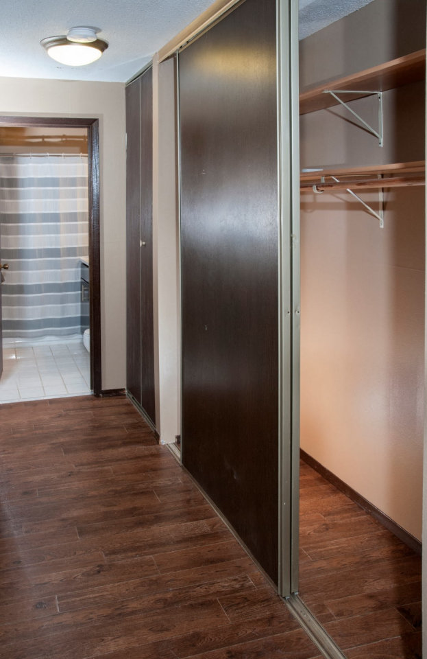 624 Huron Image 17