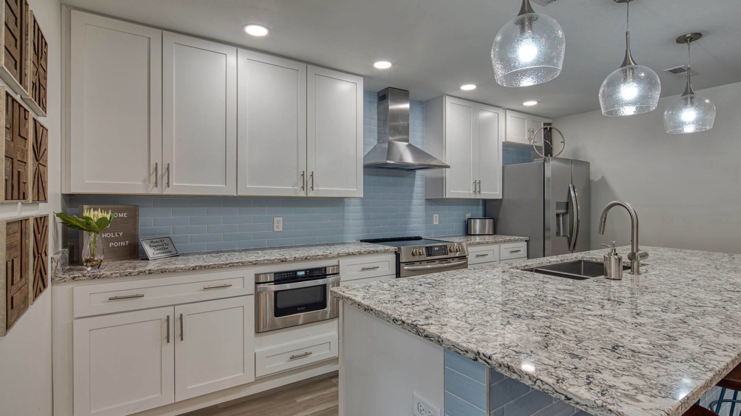 Holly Point Apartments Image 13