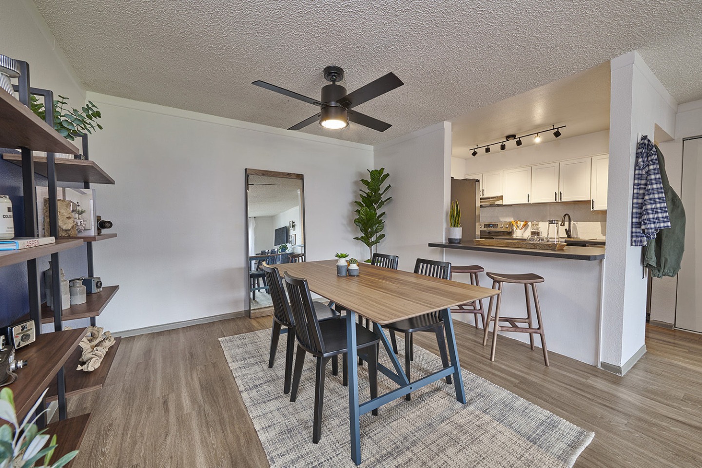 Lowry Heights Image 15