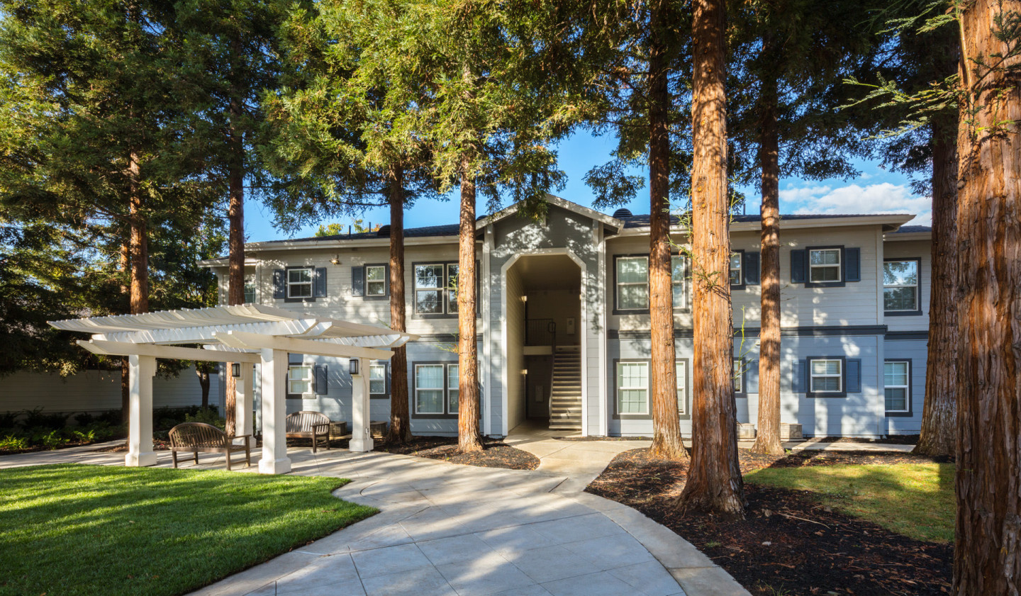 Monterey Grove Apartments Image 3
