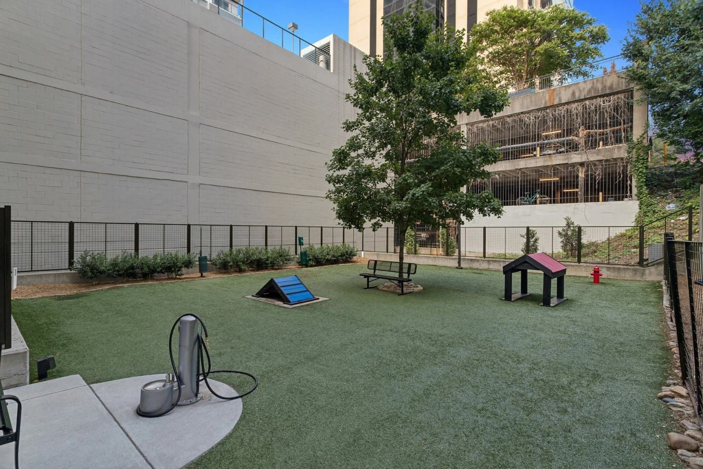 AMLI Arts Center Image 17