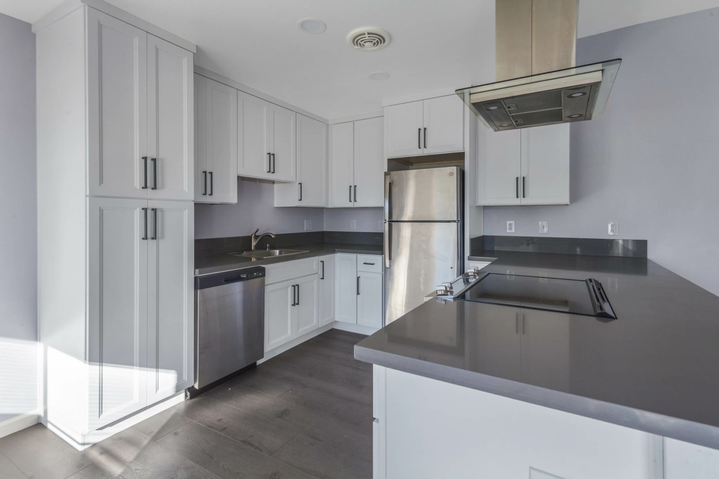 724 Central Apartments Image 4