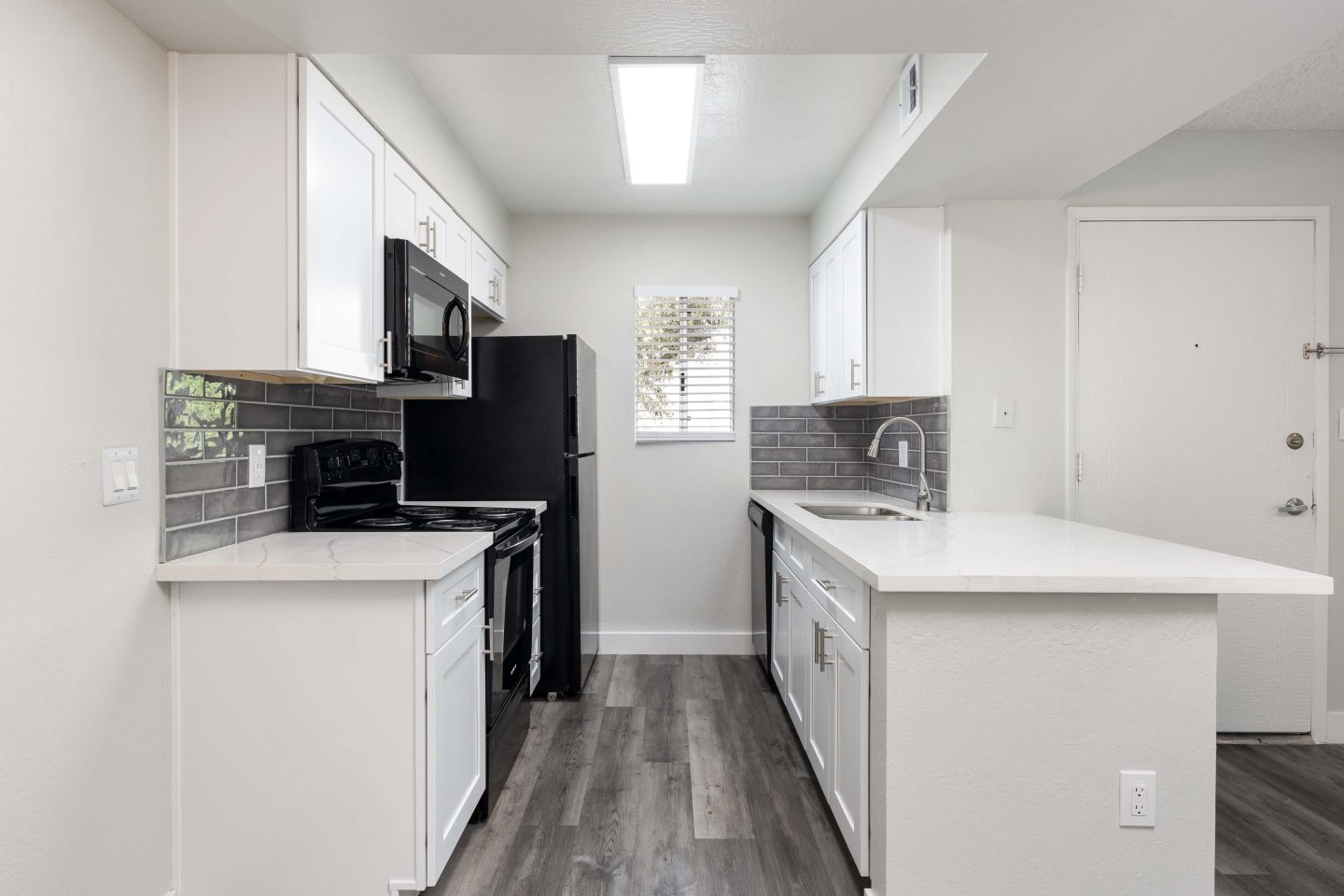 Camelback Cove Apartments Image 8