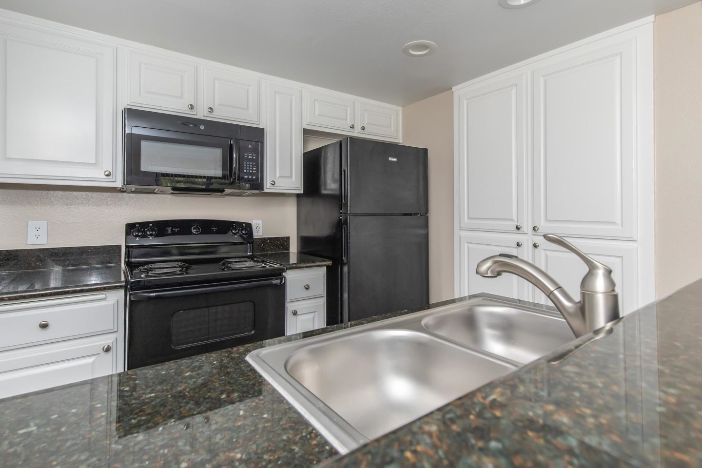 Mosaic Apartment Homes Image 38