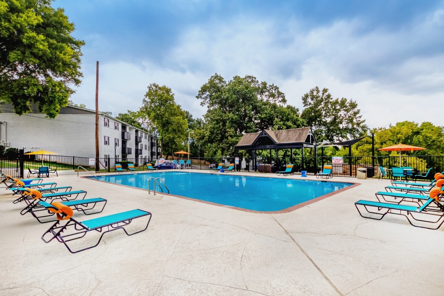 Willow Apartments Image 1