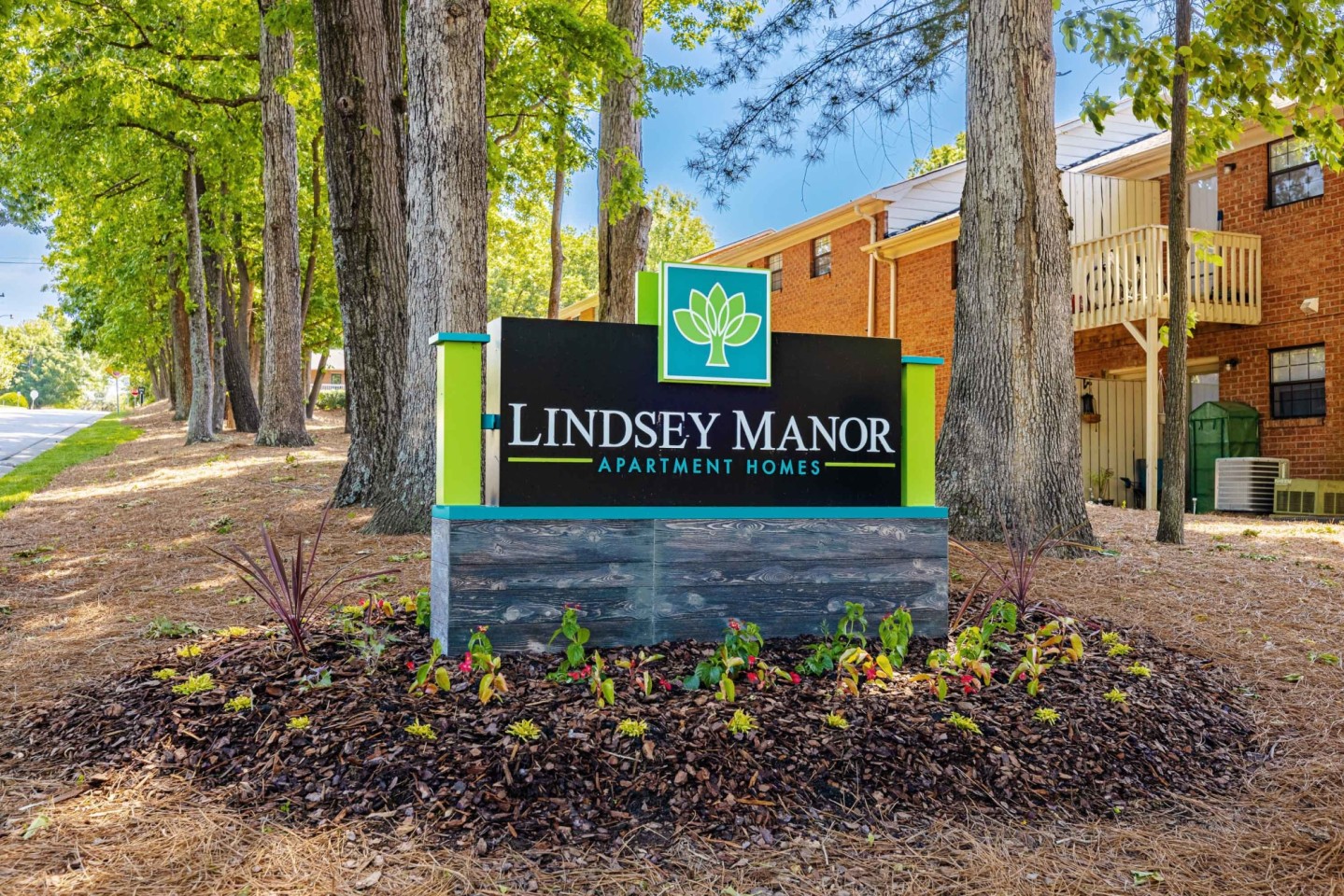 Lindsey Manor Apartments Image 7