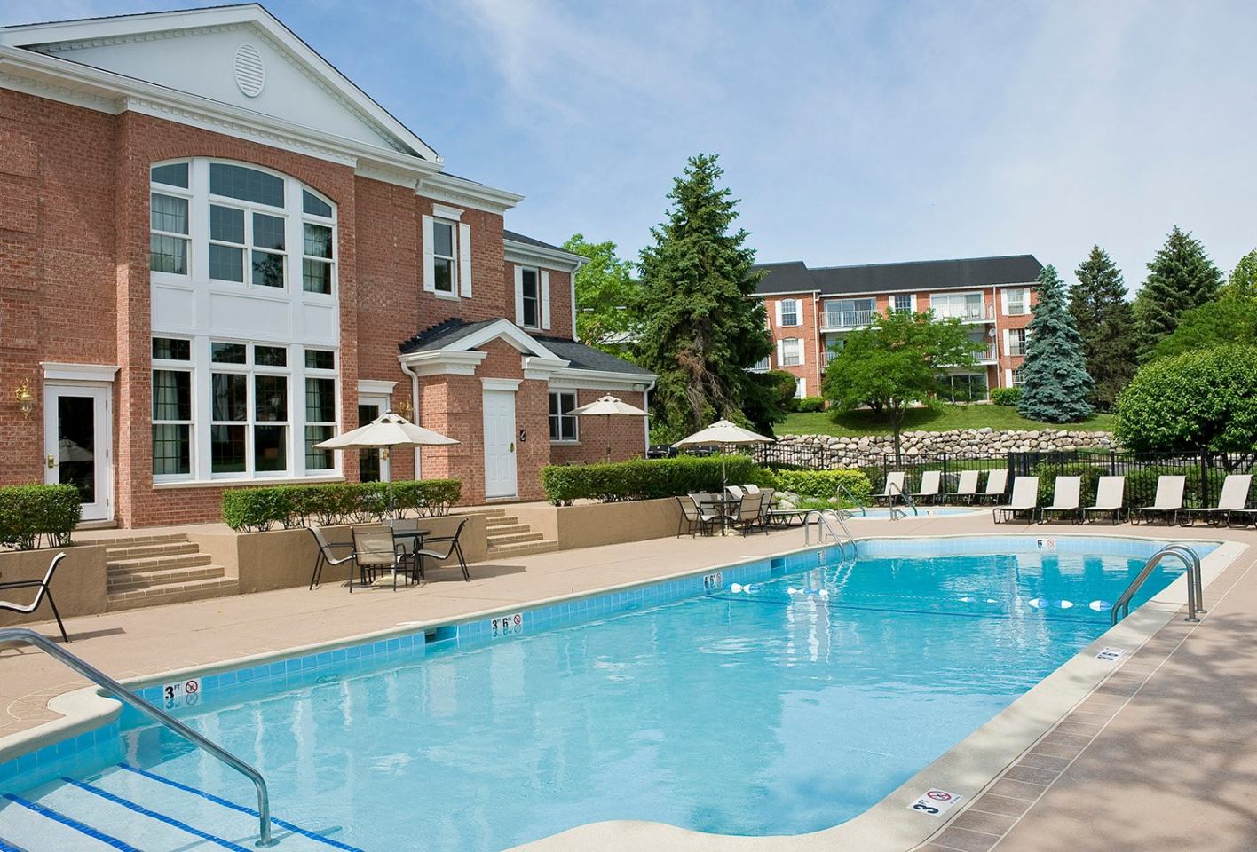 Versailles on the Lake-Schaumburg-Furnished Image 9