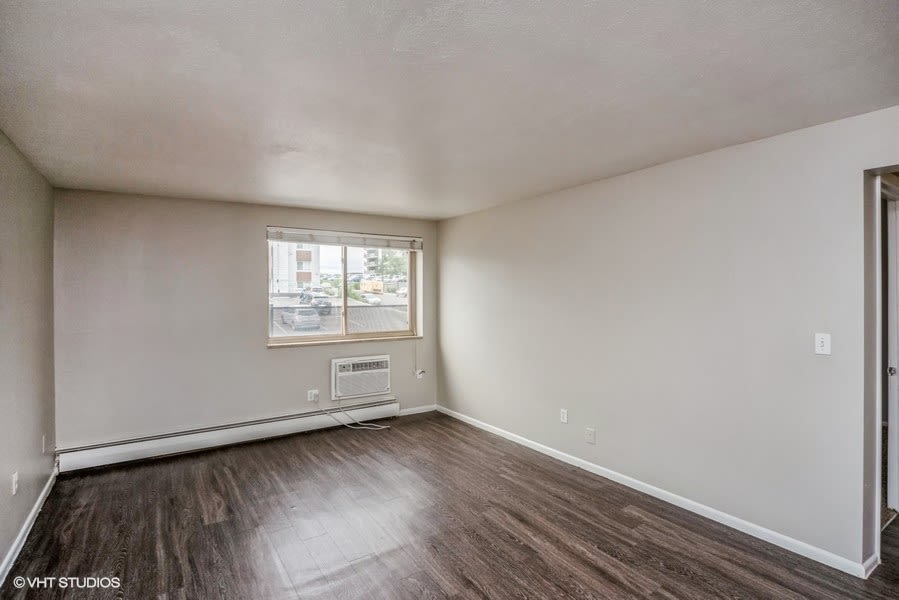 1190 S. Bellaire Image 9