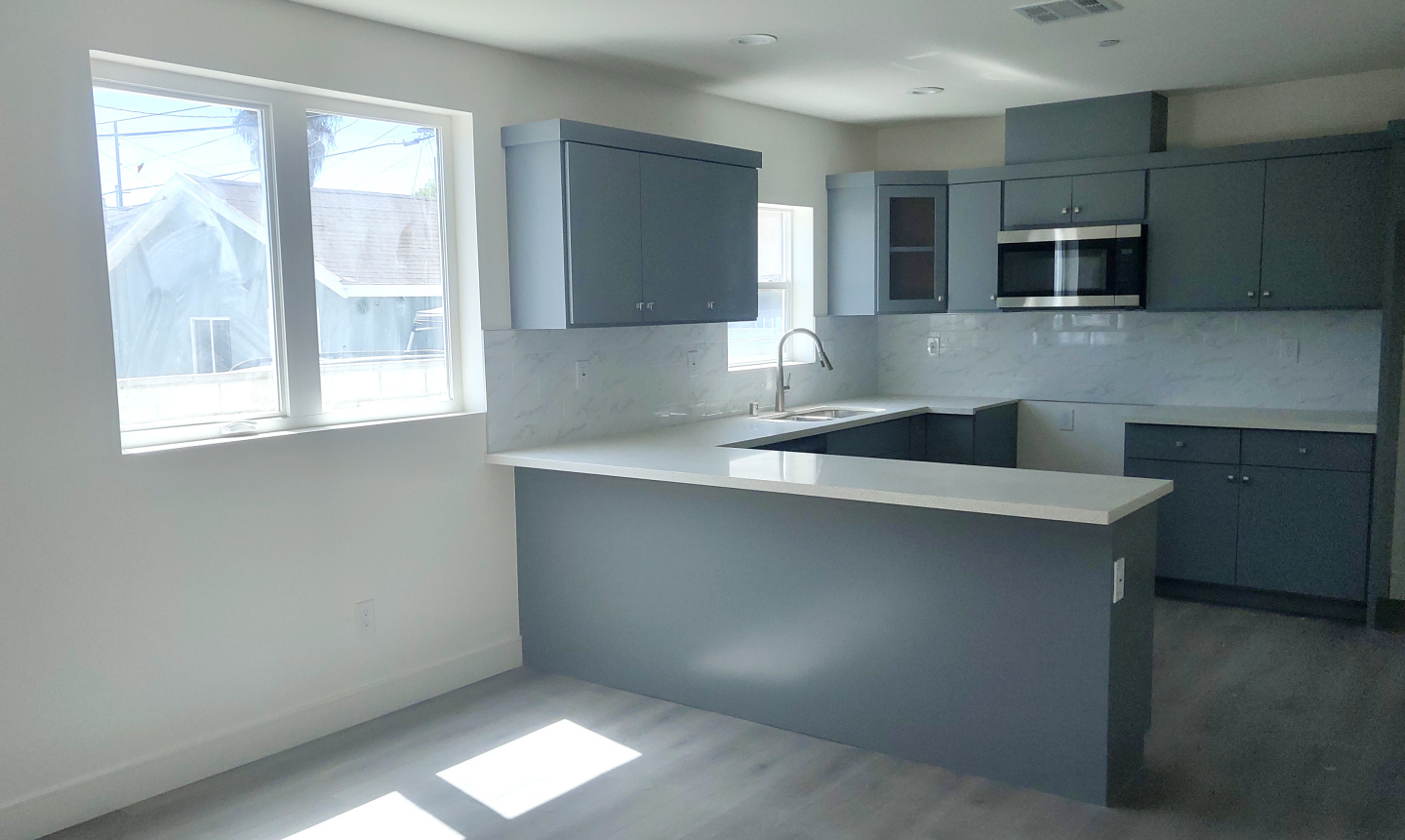 1344 W 37th Place - Co-Living Image 7
