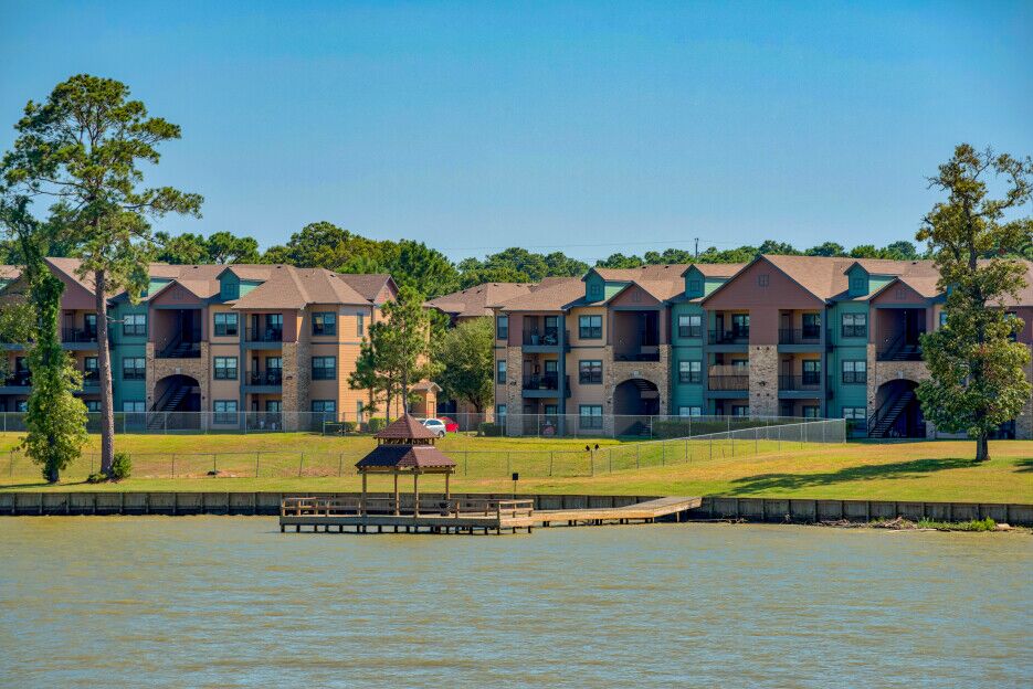 Lake Forest Image 21