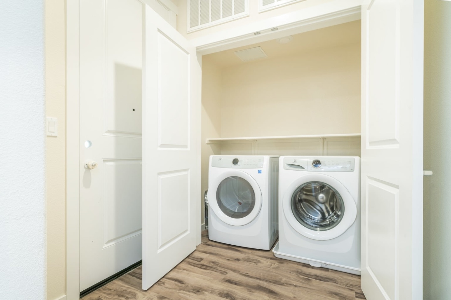 Hub Apartments Image 12