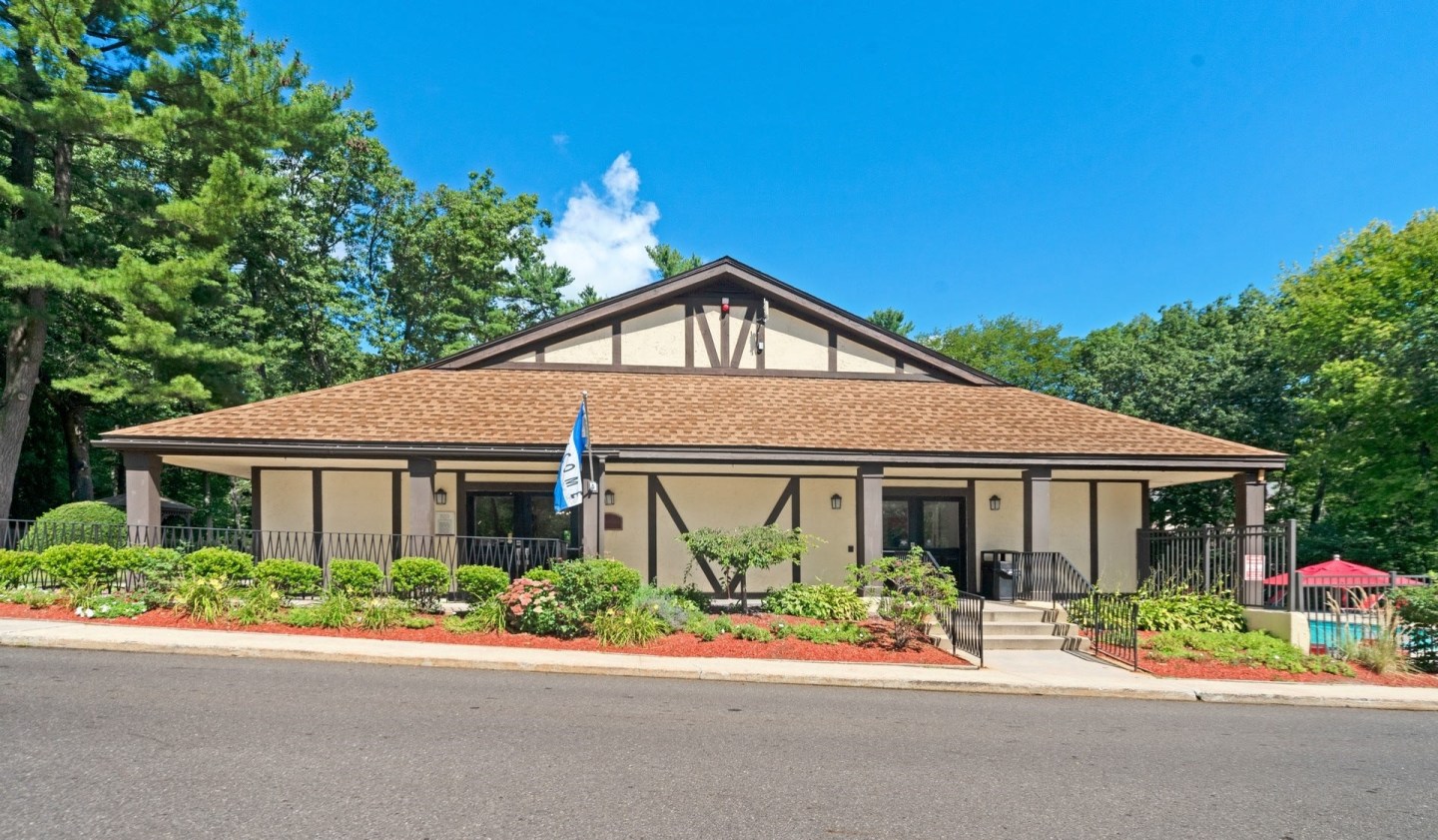 Royal Crest Estates Apartments Image 22