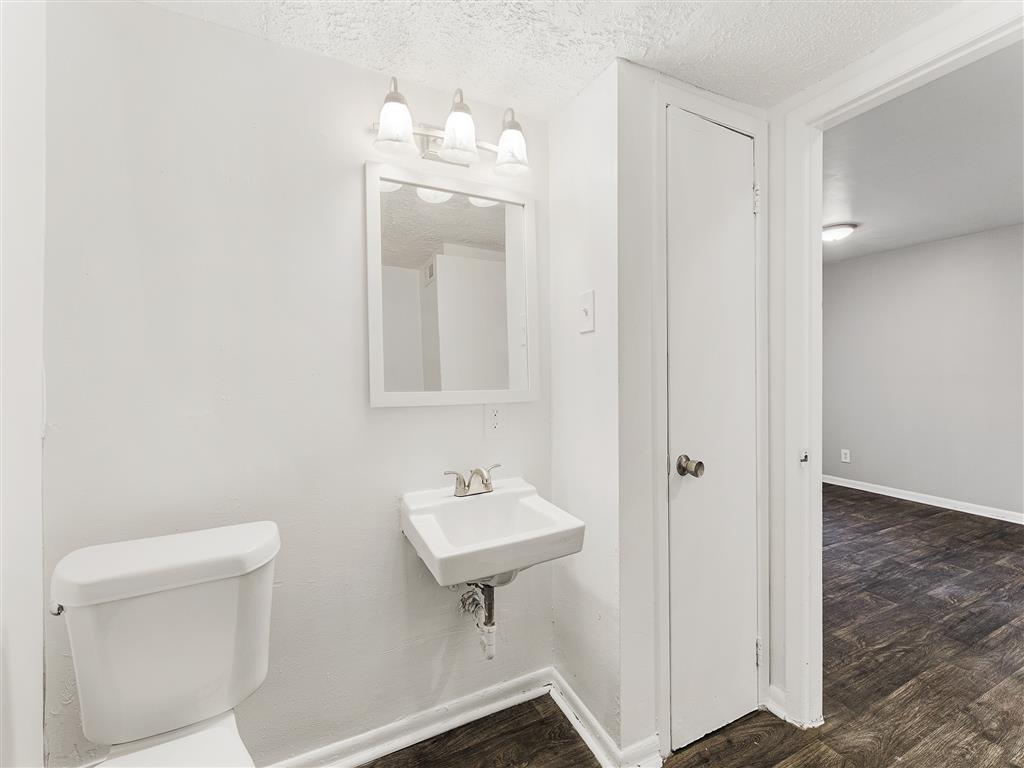 Pinewood Townhomes Image 9