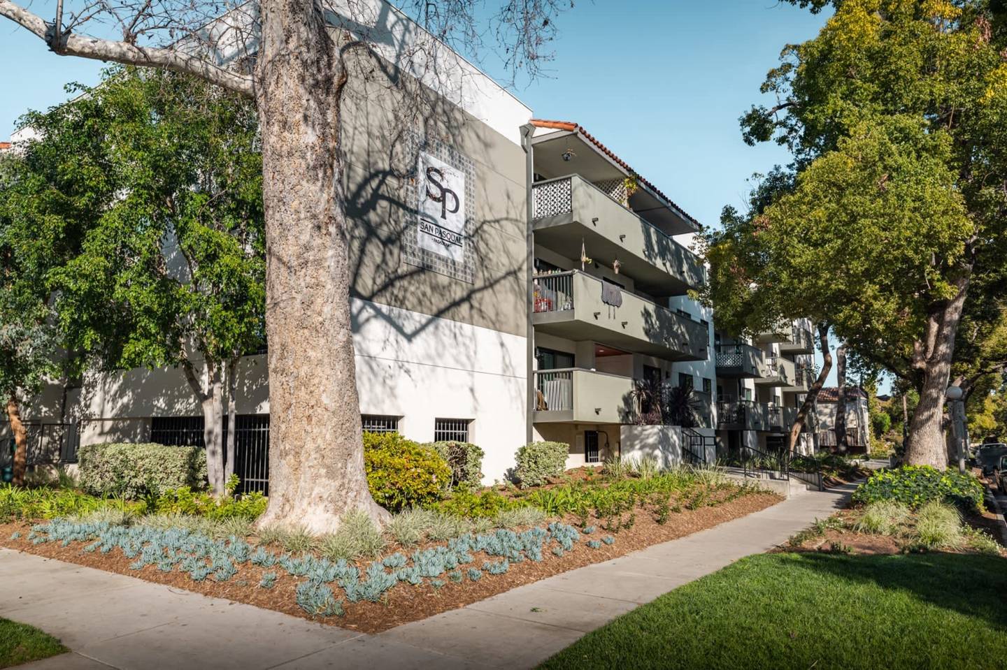 San Pasqual Apartments Image 2