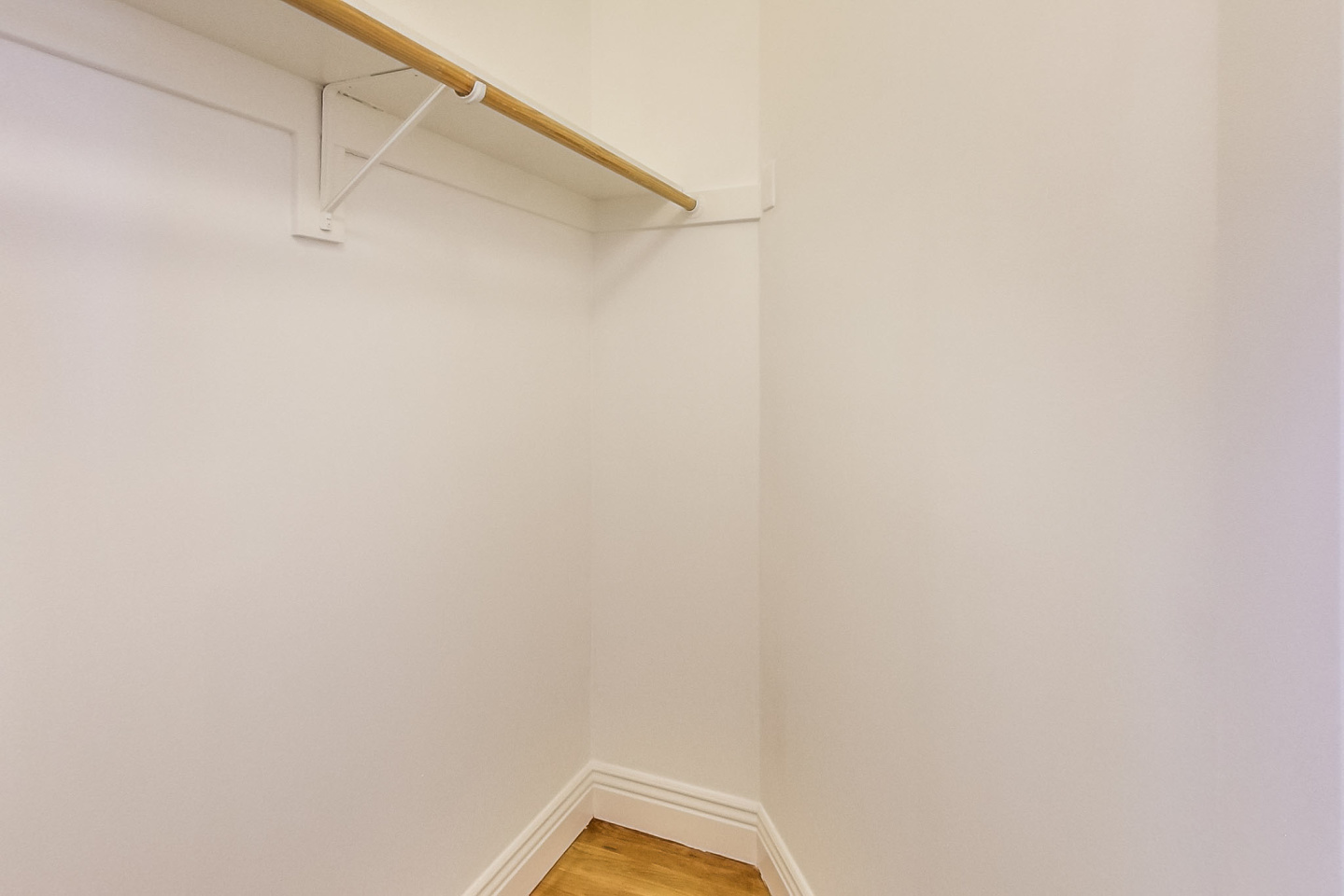 2737 SUTTER Apartments Image 17