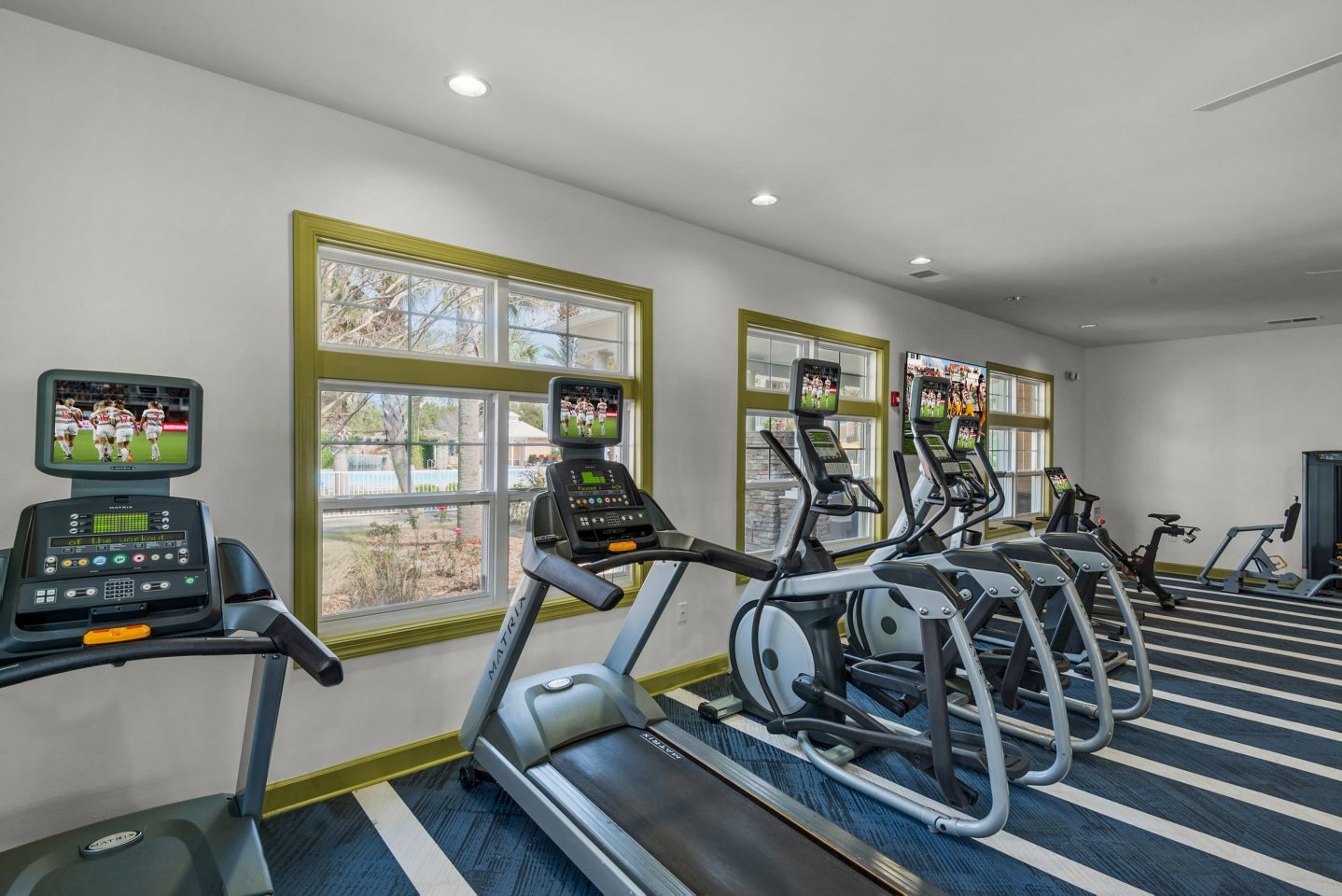 Edgewater Crossings Image 32