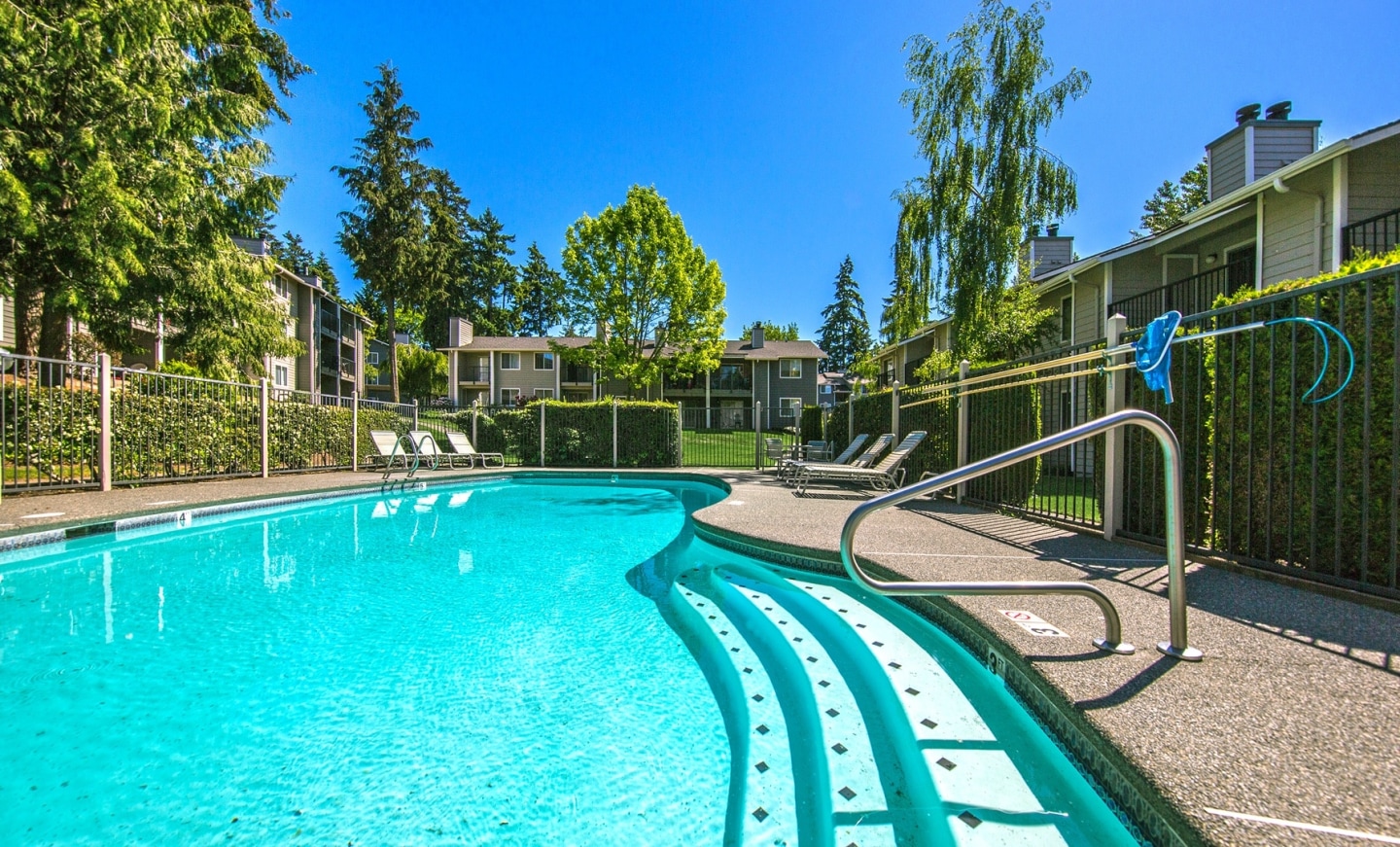 Bay Club Image 1