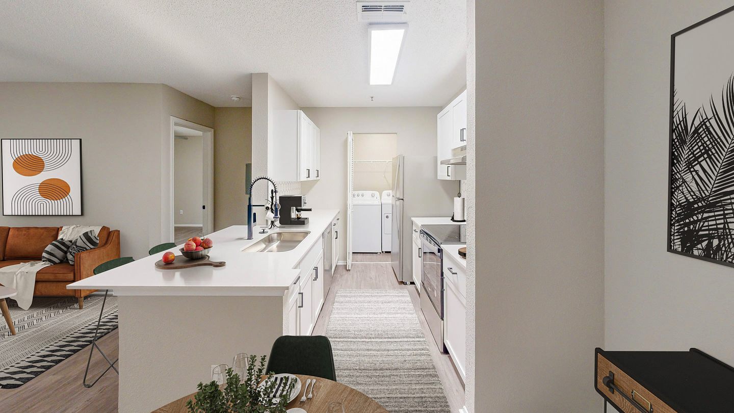 The 1800 at Barrett Lakes Apartments Image 3