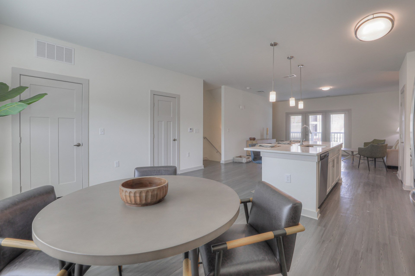 The Flats at Laurel & Pine Image 3